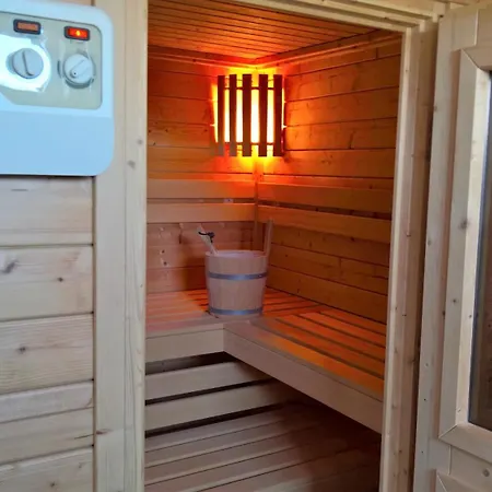 Zur Schwedenschanze 1 *